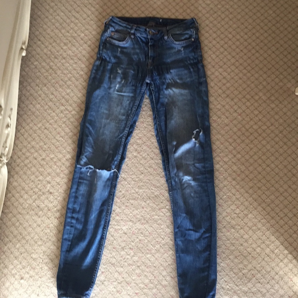 Zara distressed blue jeans